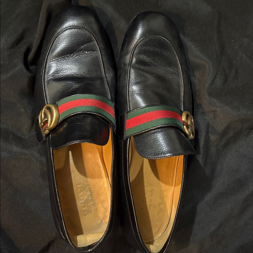 Gucci Black Leather Loafers with Red and Green Accents